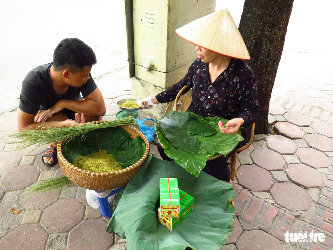 Xanh non ngọt ngào như cốm làng Vòng vào chính vụ - Ảnh 9.