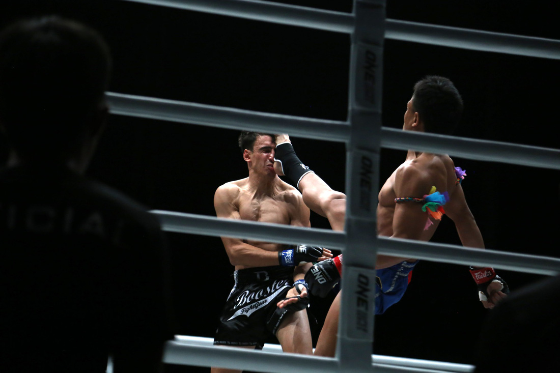 Đại chiến tưng bừng trong lần đầu tiên One Championship đến VN - Ảnh 4.