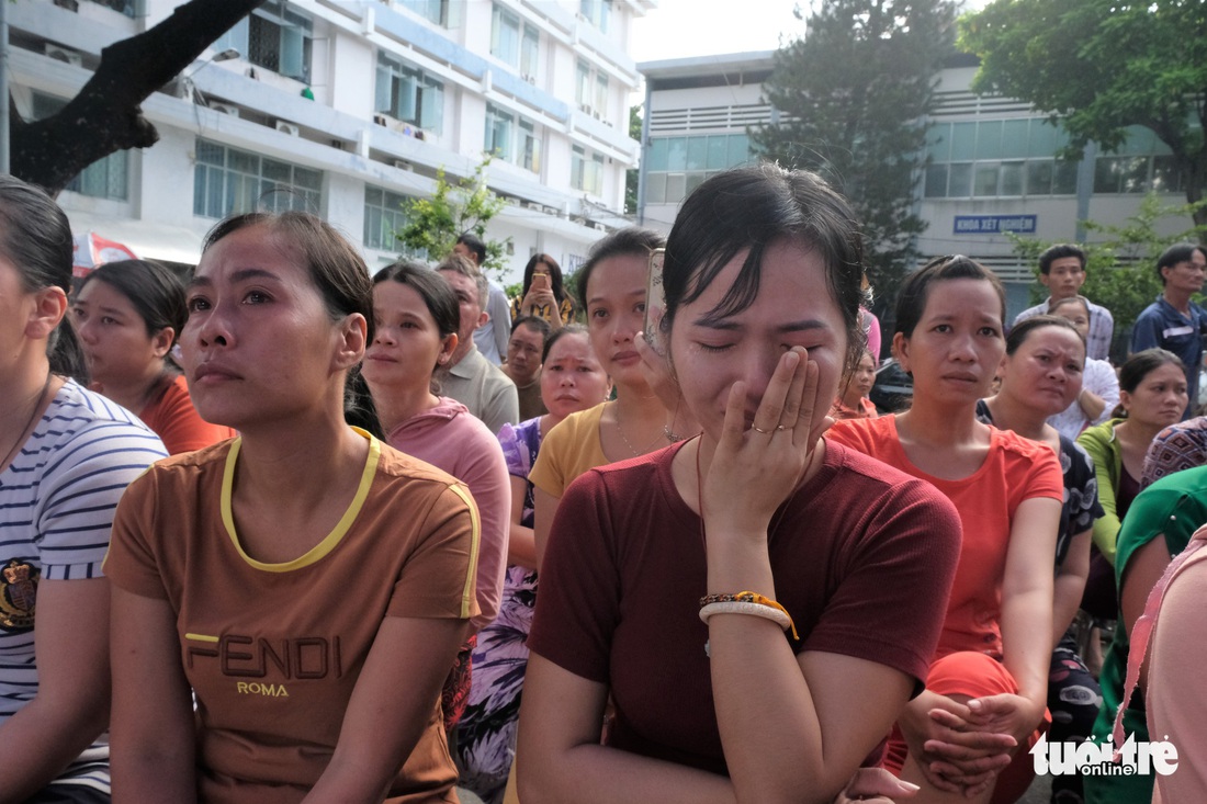 Lễ khai giảng ở bệnh viện của các chiến binh nhí - Ảnh 8.