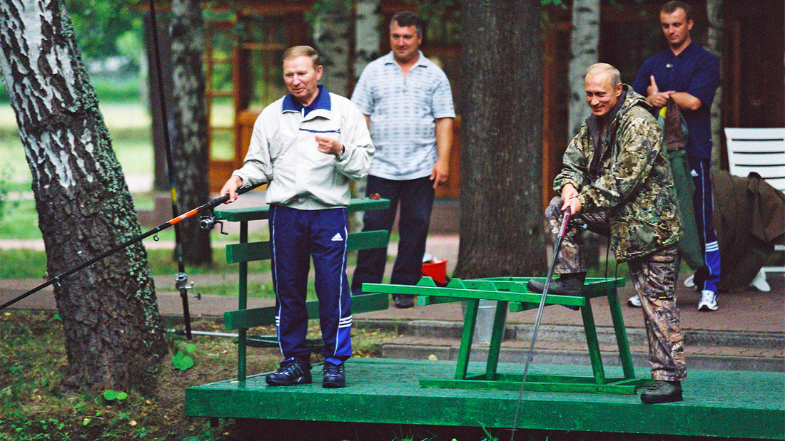 Nhảy múa cùng Bush, và những hình ảnh thú vị 20 năm ông Putin nắm quyền - Ảnh 6.