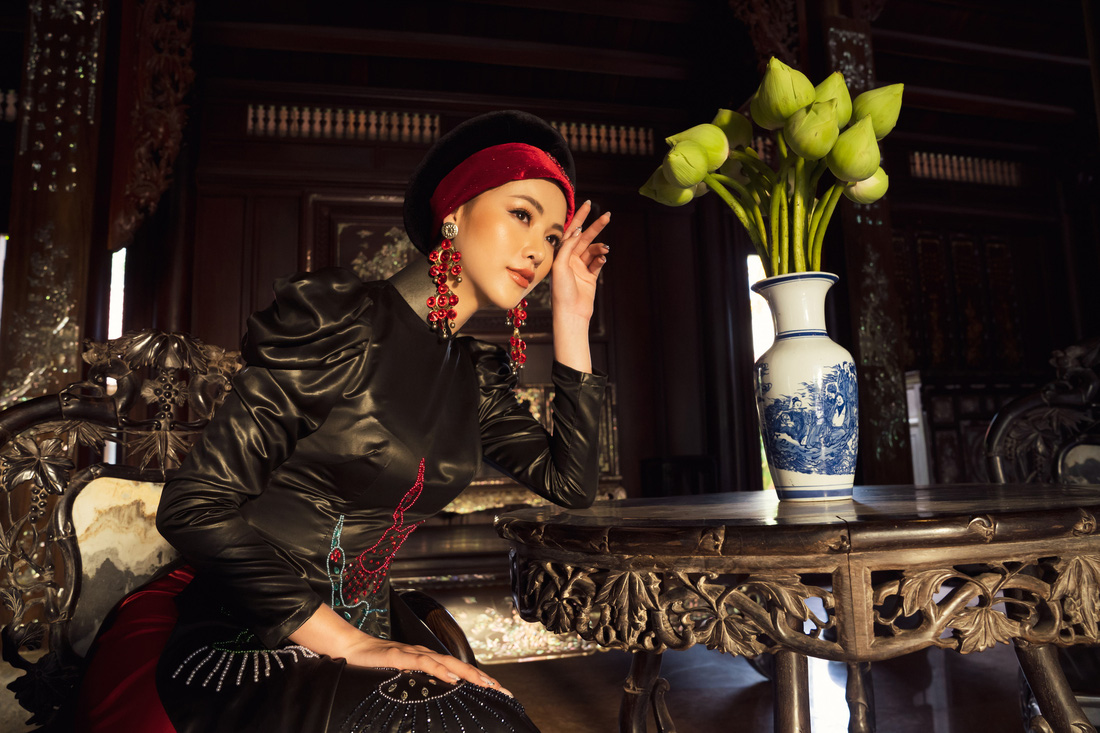 Hoa hậu Phương Khánh, Minh Tú khoe sắc trong bộ sưu tập áo dài Bay lả bay la - Ảnh 7.