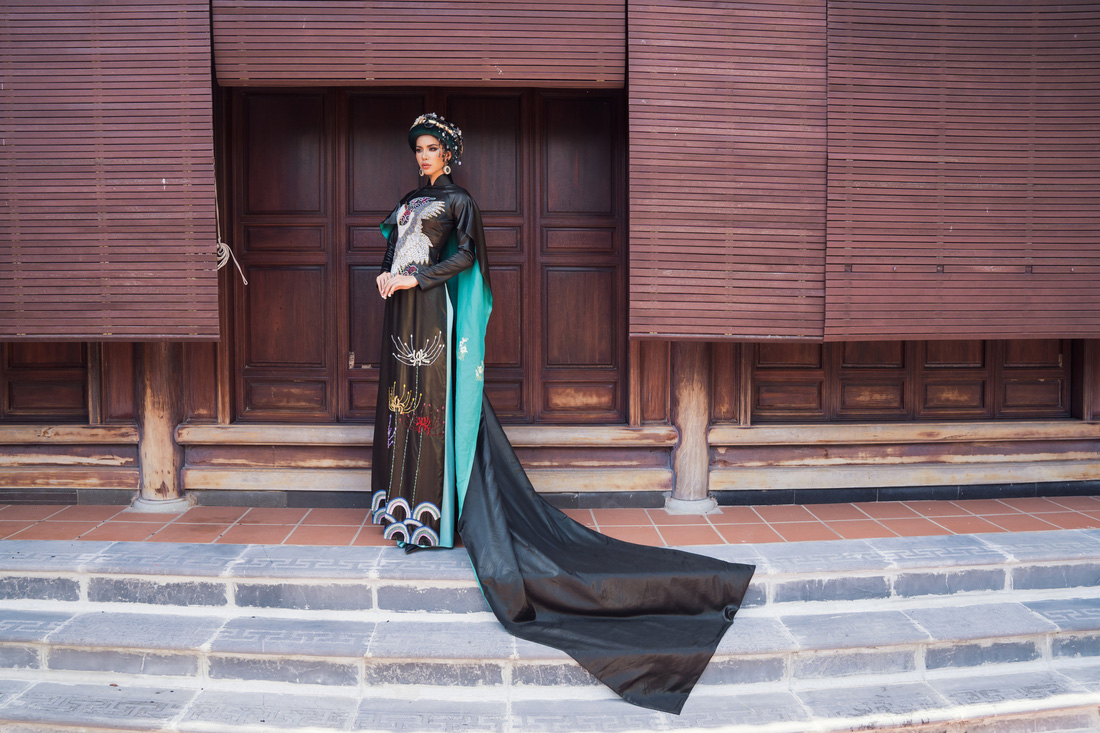 Hoa hậu Phương Khánh, Minh Tú khoe sắc trong bộ sưu tập áo dài Bay lả bay la - Ảnh 8.