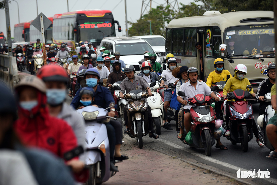 Bắt đầu cuộc Xuân vận... nhích từng chút một - Ảnh 7.