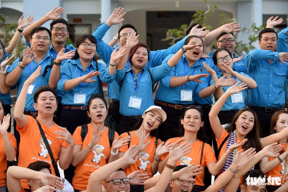 Mùa xuân biển đảo lần 9: Bên vịnh Phan Thiết, bâng khuâng nhớ Trường Sa - Ảnh 7.