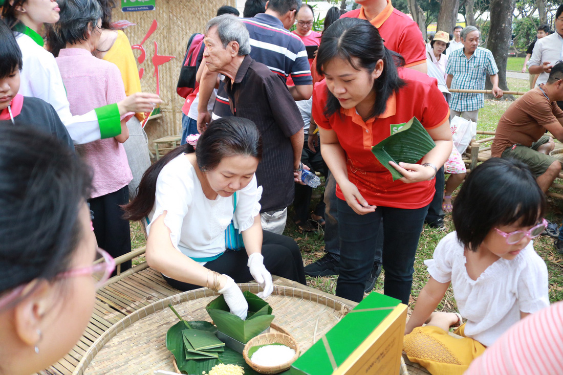 Bánh chưng, bánh giầy, bánh tét - linh hồn Tết Việt! - Ảnh 5.