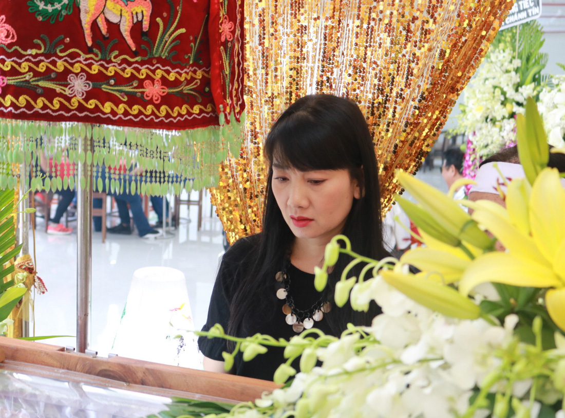 Nguyên Thủ tướng Nguyễn Tấn Dũng và nhiều nghệ sĩ đến chia buồn cùng gia đình Nguyễn Chánh Tín - Ảnh 6.