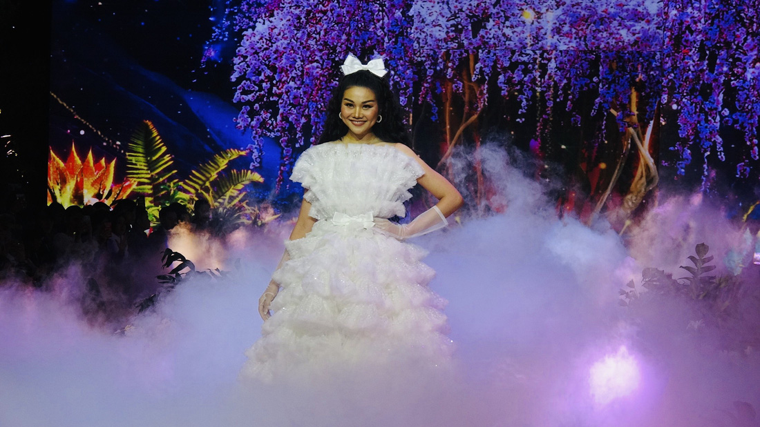 Thanh Hằng làm ‘công chúa vedette’ trong show diễn cổ tích The Princess - Ảnh 9.