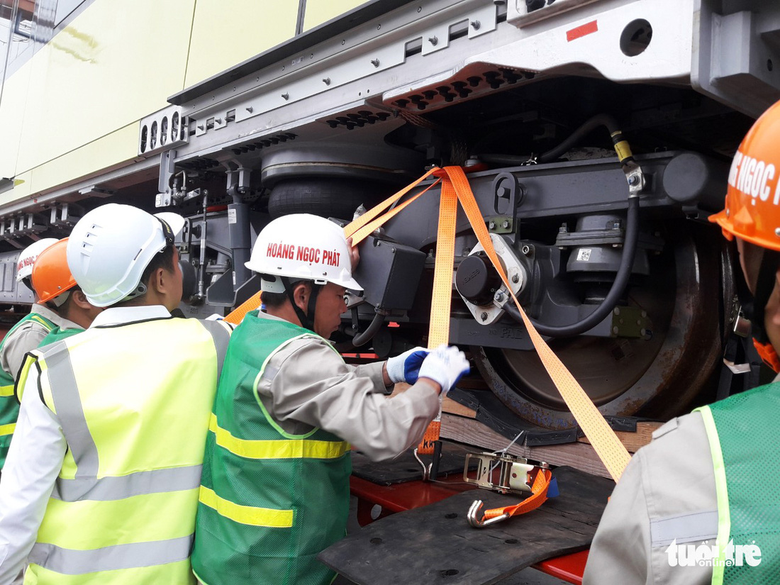 Chiêm ngưỡng đoàn tàu metro Nhổn - ga Hà Nội rời cảng Hải Phòng - Ảnh 6.