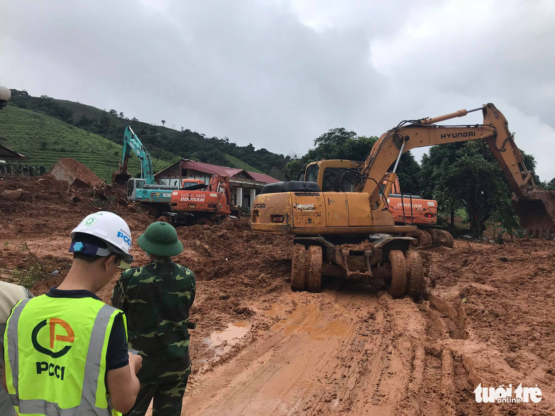 Trực tiếp từ hiện trường tìm kiếm 22 chiến sĩ: Đã tìm thấy tất cả thi thể - Ảnh 10.