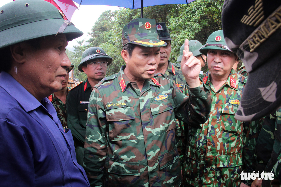 Vụ sạt lở núi vùi lấp 22 người: Đã tìm thấy toàn bộ thi thể cán bộ, chiến sĩ - Ảnh 3.