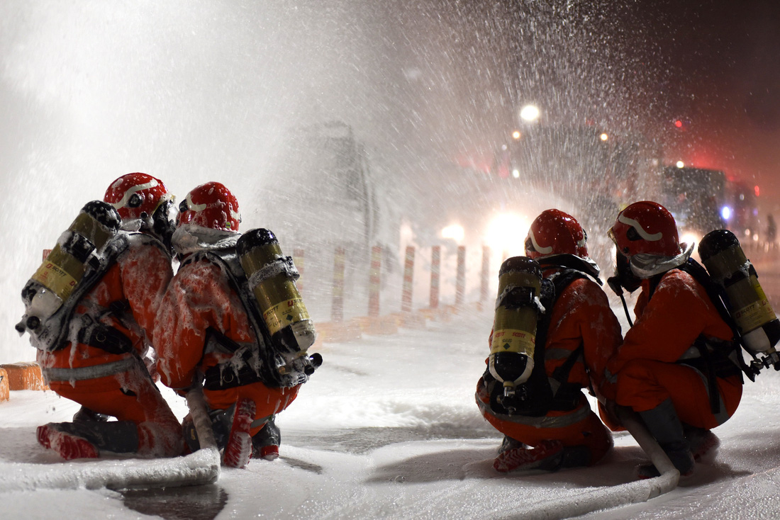 Hàng trăm người diễn tập xe bốc cháy gây tai nạn liên hoàn tại hầm Thủ Thiêm - Ảnh 3.