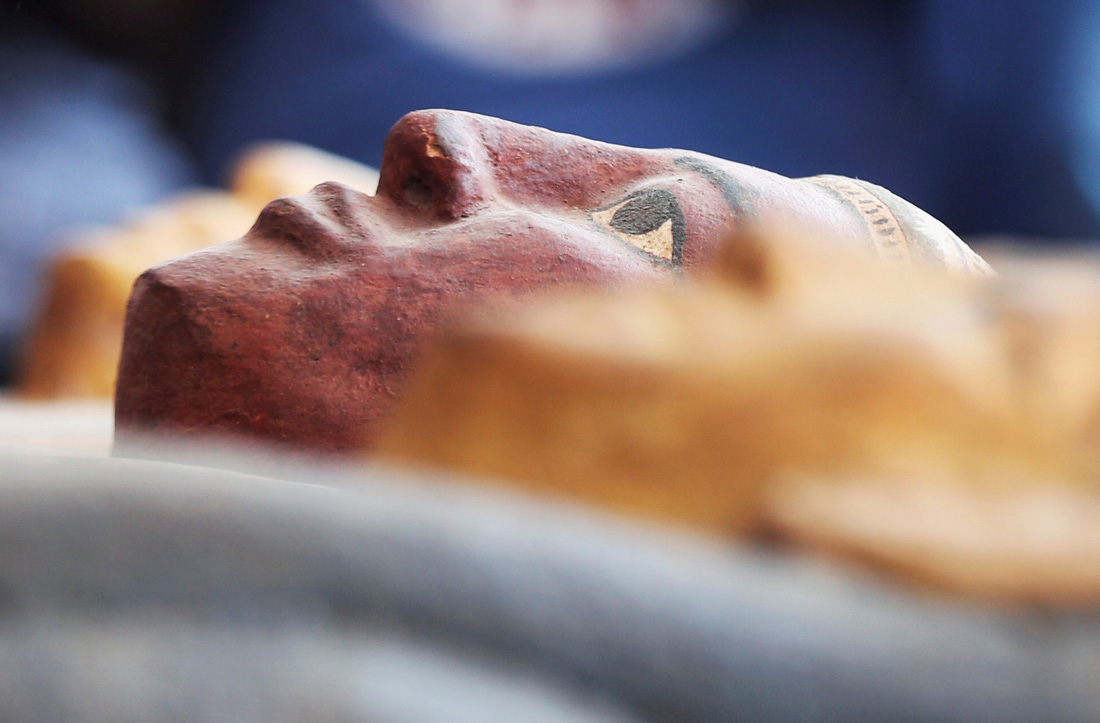 Ai Cập mở quan tài 2.500 năm tuổi, xác ướp còn nguyên - Ảnh 7.