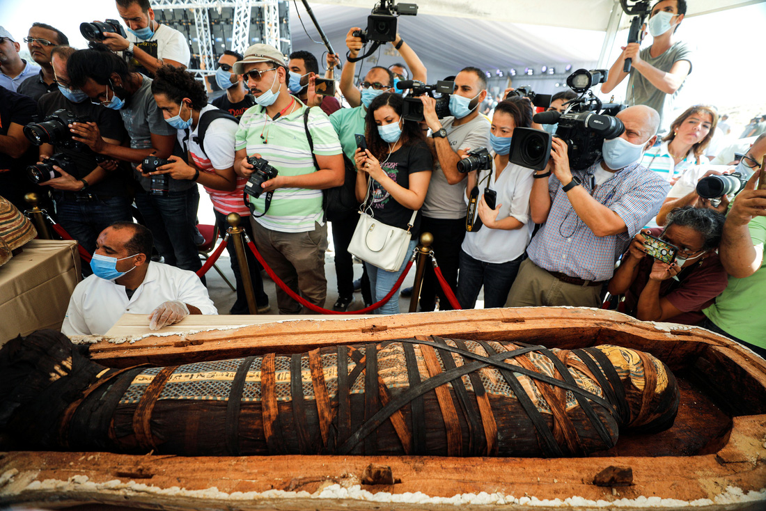 Ai Cập mở quan tài 2.500 năm tuổi, xác ướp còn nguyên - Ảnh 4.