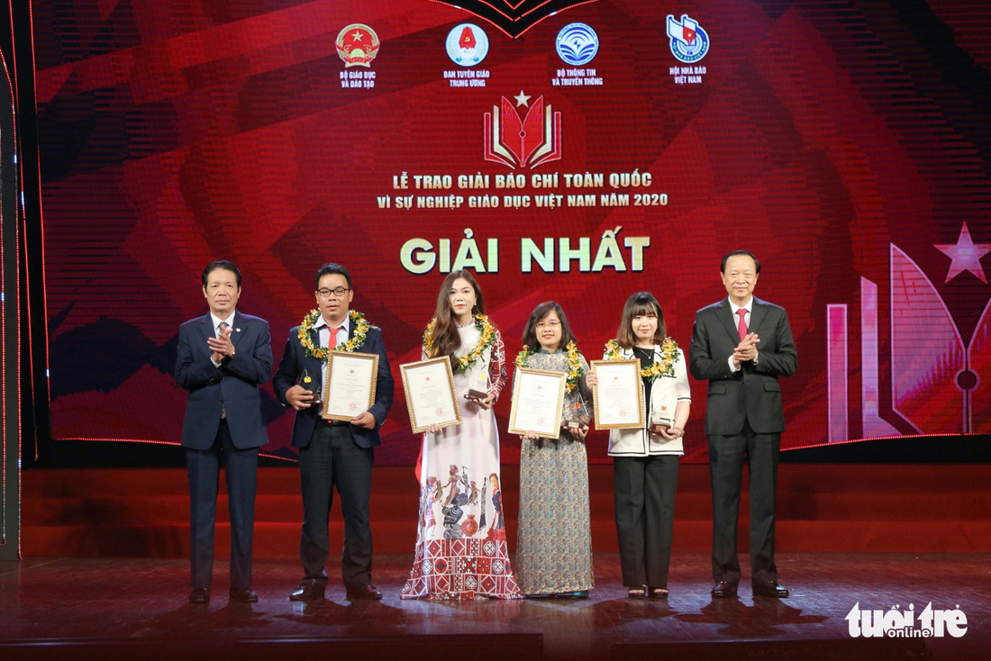 Báo Tuổi Trẻ đạt giải đặc biệt báo chí toàn quốc Vì sự nghiệp giáo dục Việt Nam năm 2020 - Ảnh 2.