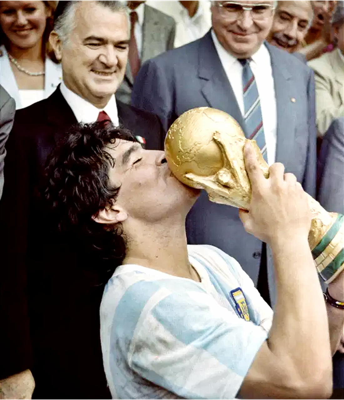Sự nghiệp vĩ đại của Maradona qua ảnh - Ảnh 1.