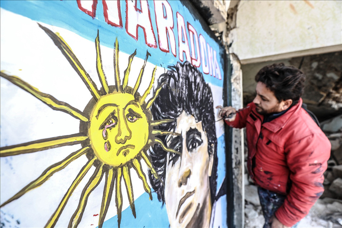Maradona khiến mặt trời rơi lệ qua tài năng của nghệ sĩ graffiti nổi tiếng - Ảnh 1.