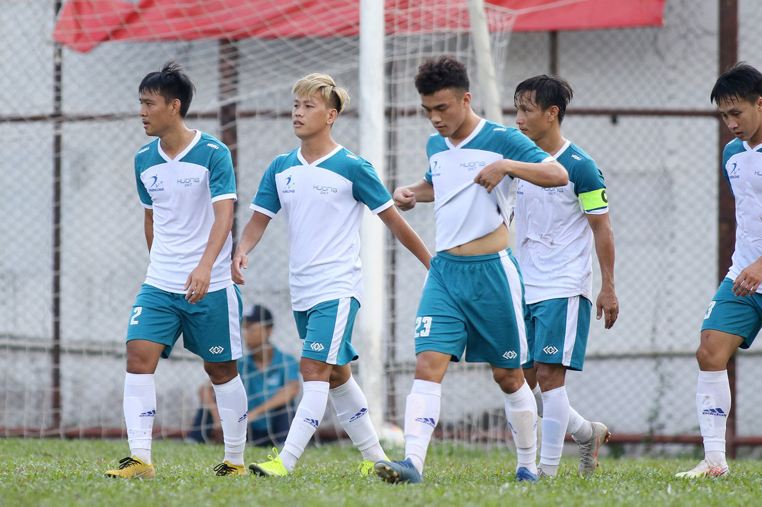 Các ngôi sao V-League khuấy động bóng đá phong trào TP.HCM - Ảnh 7.