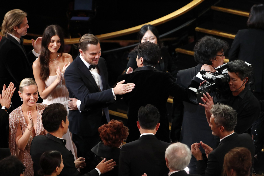 Lần đầu tiên trong lịch sử Oscar, Parasite, một phim châu Á giành giải phim hay nhất - Ảnh 2.