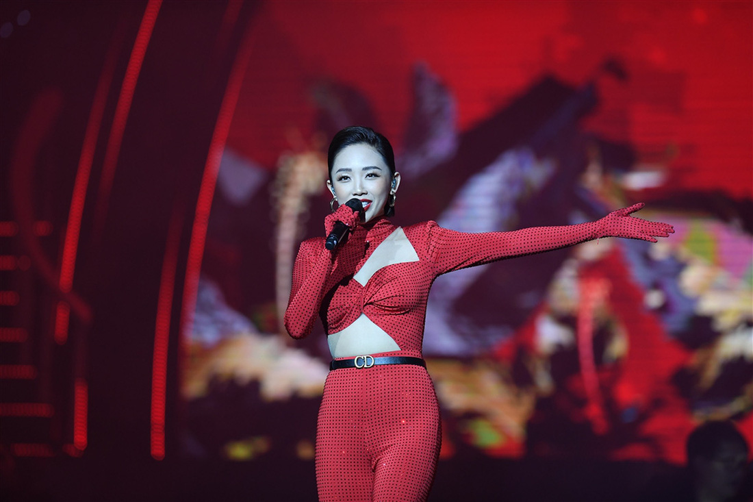 Hơn 3.000 khán giả đeo khẩu trang nghe Bằng Kiều, Thu Phương, Hồng Nhung hát - Ảnh 7.