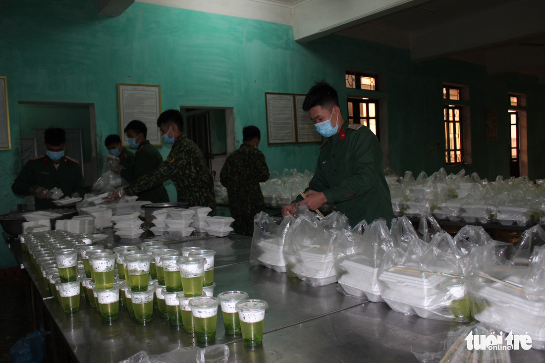 Bên trong khu cách ly phòng dịch corona của quân đội sát biên giới Việt - Trung - Ảnh 9.