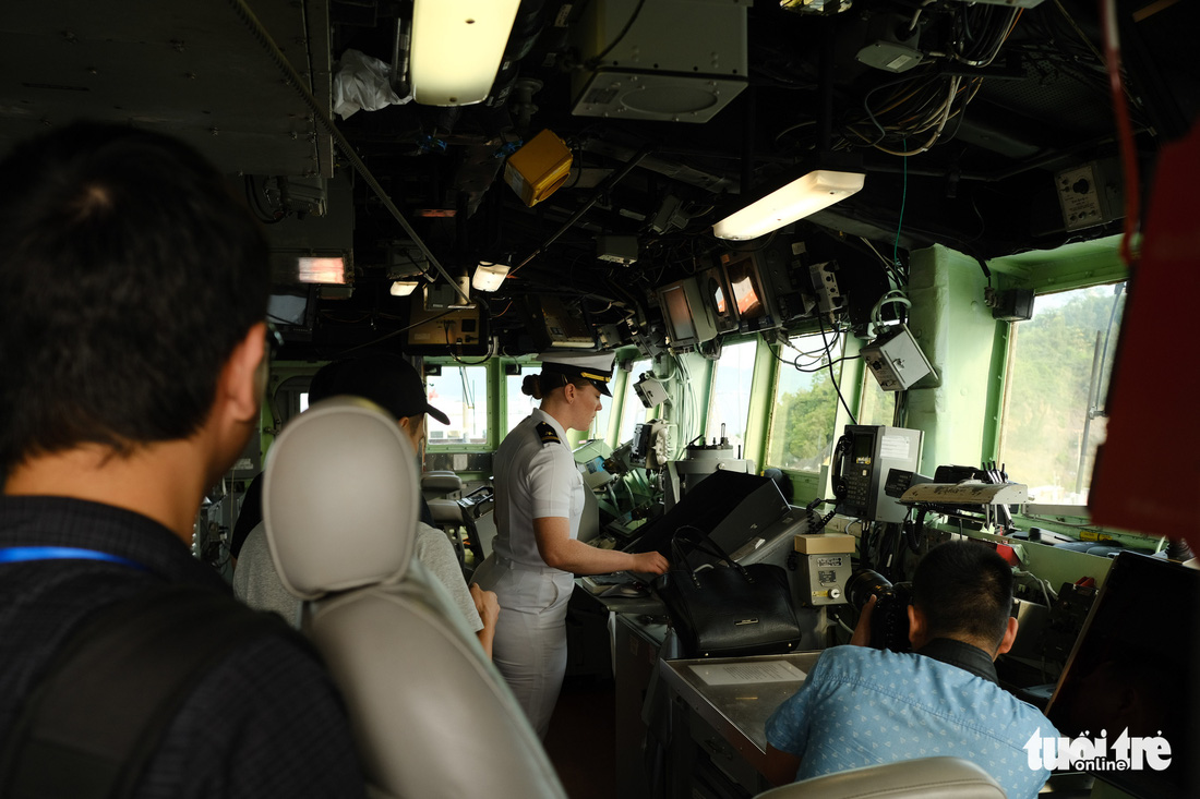 Bên trong tuần dương hạm USS Bunker Hill đang ghé thăm Đà Nẵng - Ảnh 14.