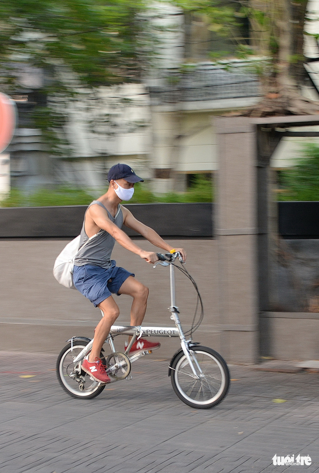 Thong thả đạp xe giữa Sài Gòn mùa phòng dịch COVID-19 - Ảnh 11.