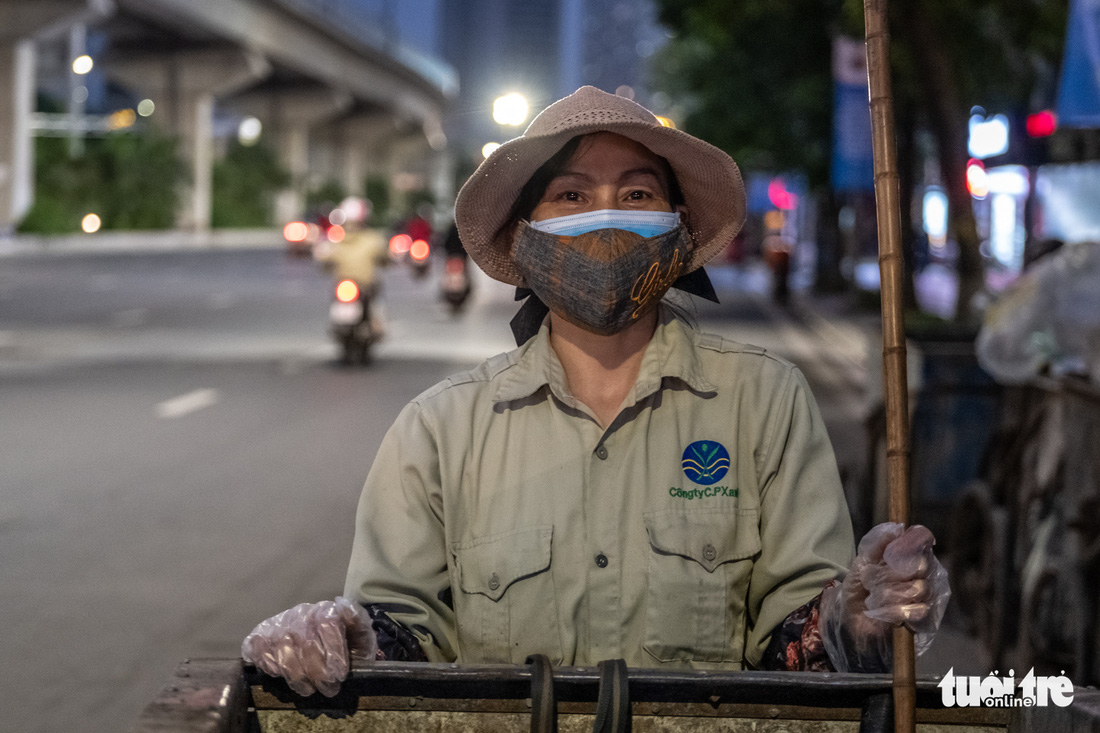 Họ không được phép ở trong nhà, vì sự sạch đẹp của Hà Nội - Ảnh 5.