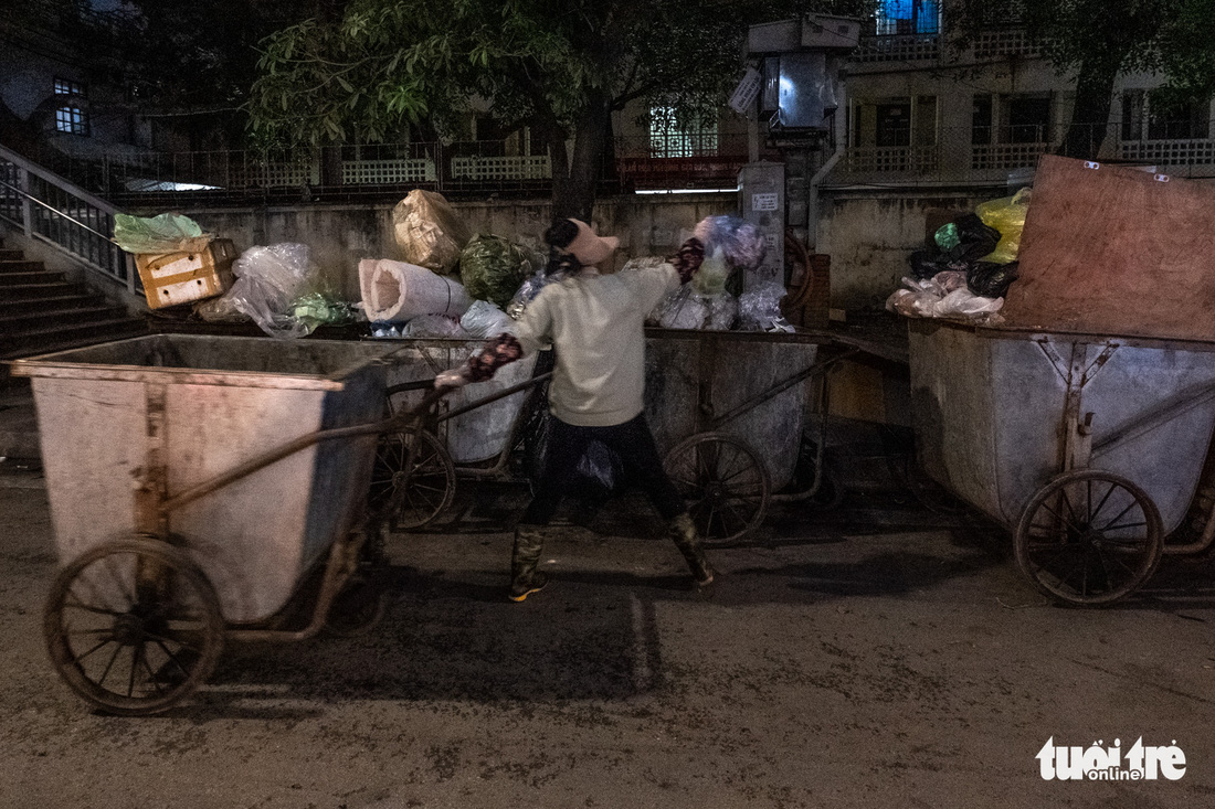 Họ không được phép ở trong nhà, vì sự sạch đẹp của Hà Nội - Ảnh 10.