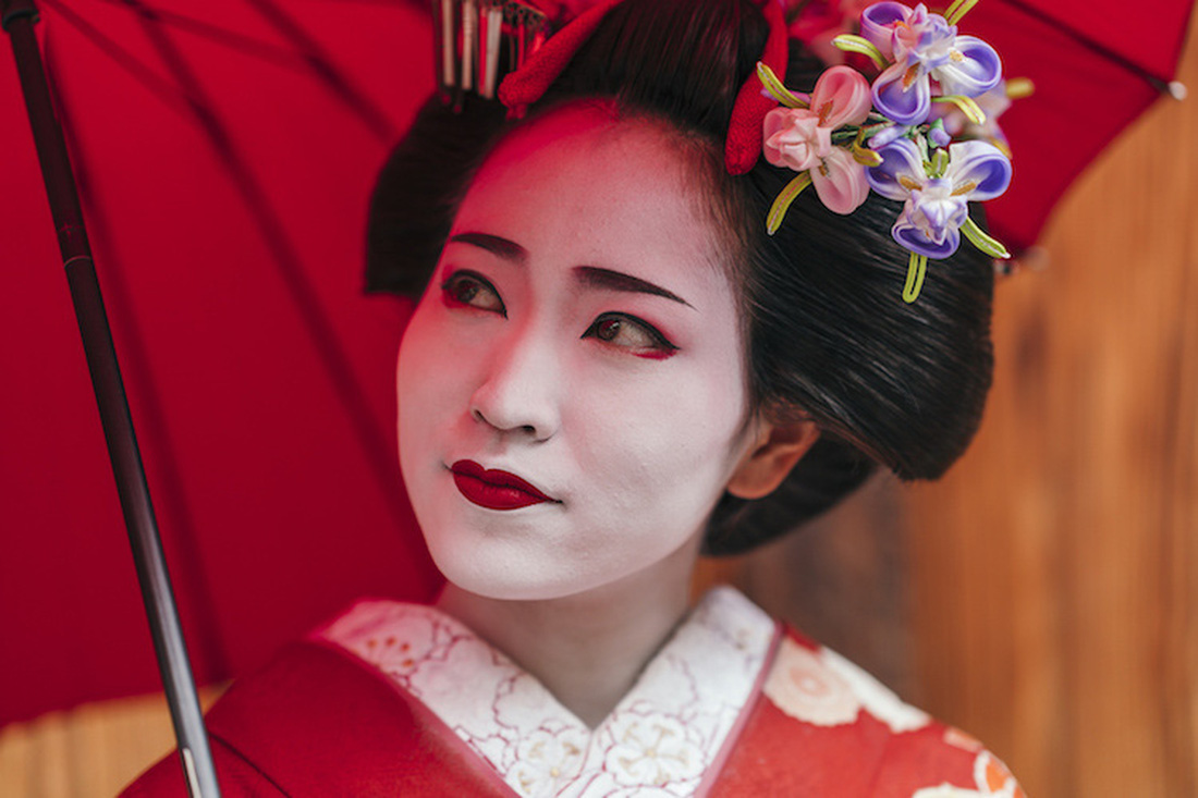 Bí mật đằng sau khuôn mặt trắng như sứ của Geisha Nhật Bản - Ảnh 9.