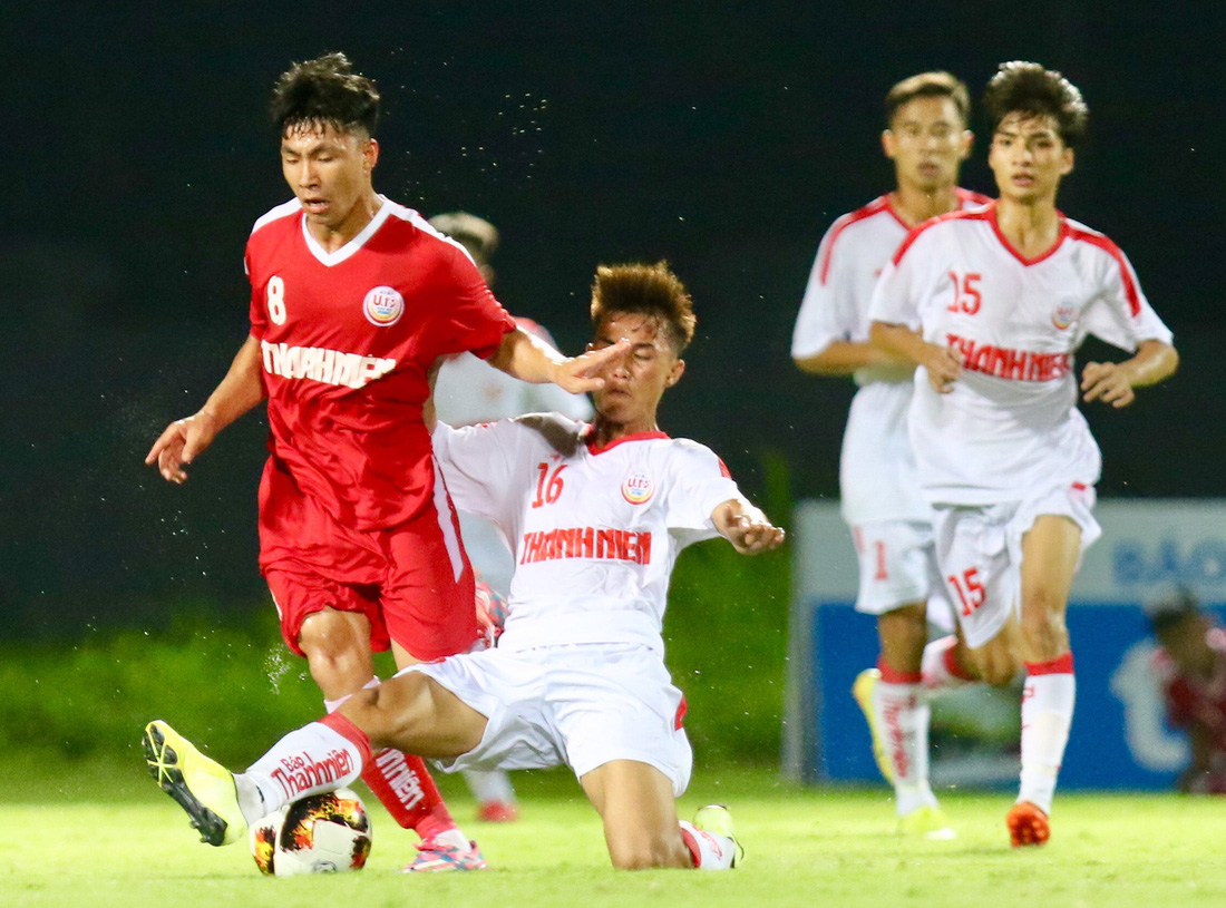 Cầu thủ U19 HAGL 1 ăn mừng sau khi thoát thua chủ nhà PVF - Ảnh 2.