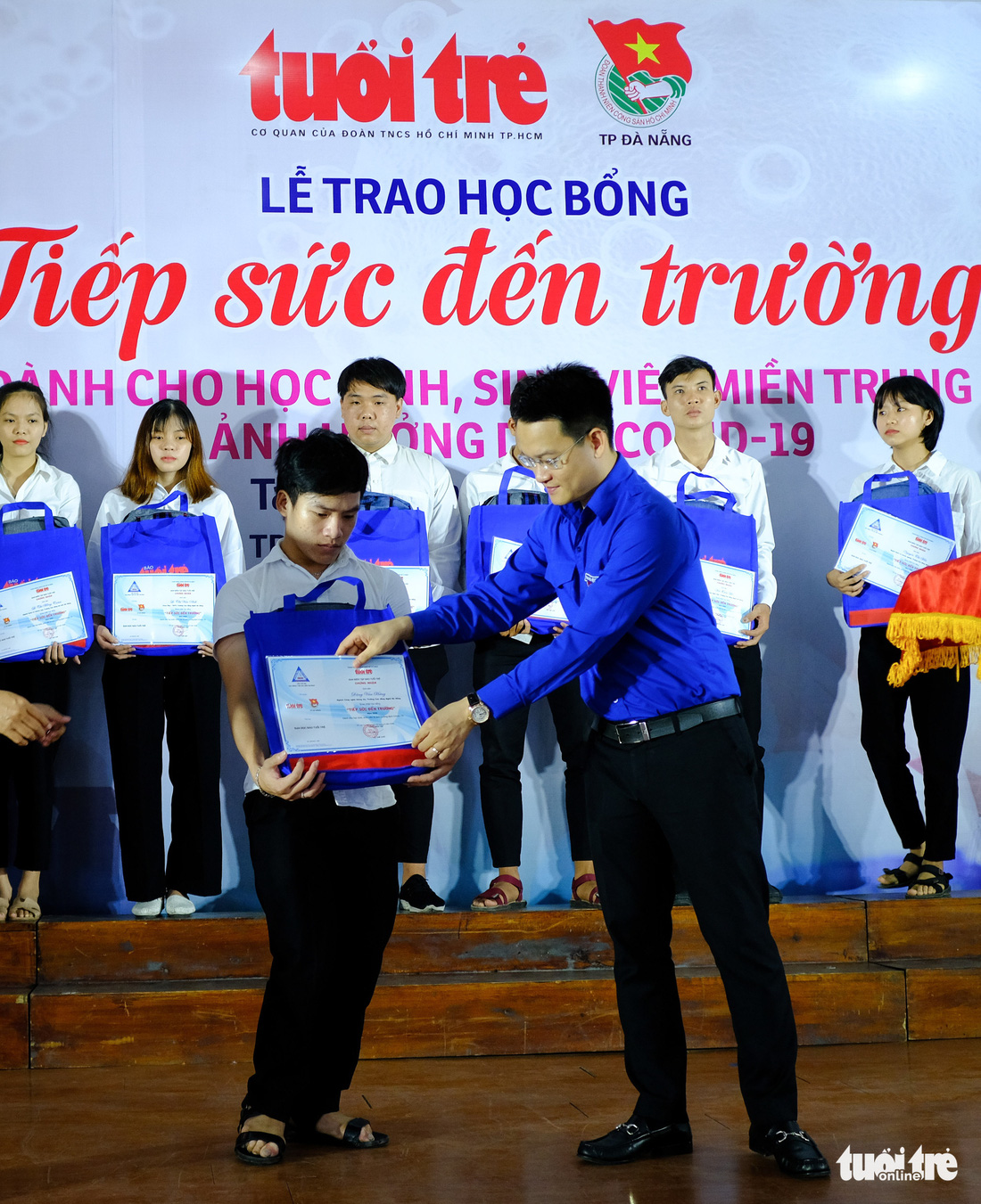 Học bổng tiếp sức cho 175 học sinh, sinh viên khó khăn miền Trung bị ảnh hưởng dịch Covid-19 - Ảnh 4.