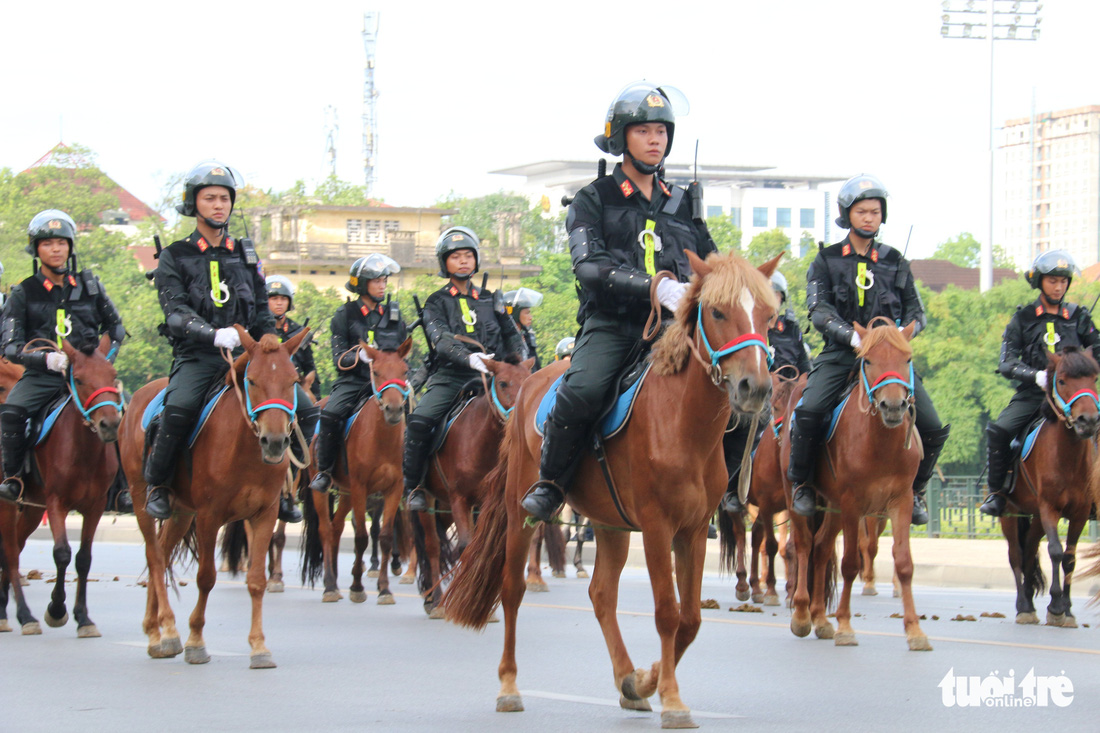 Ra mắt Đoàn cảnh sát cơ động kỵ binh - Ảnh 2.