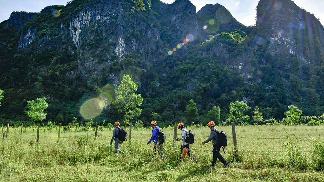 Vào hang khám phá cõi thần tiên - Ảnh 3.