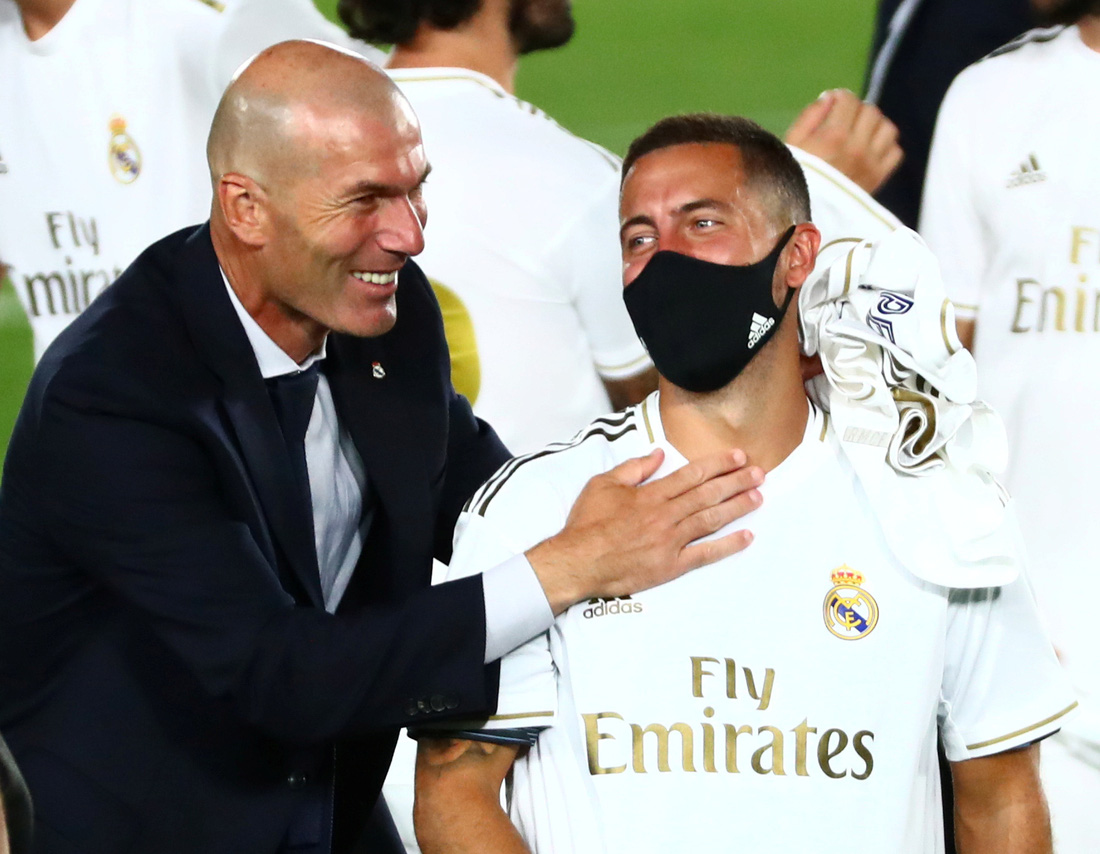 Real Madrid mở hội ăn mừng chức vô địch của mùa giải kéo dài 11 tháng - Ảnh 8.