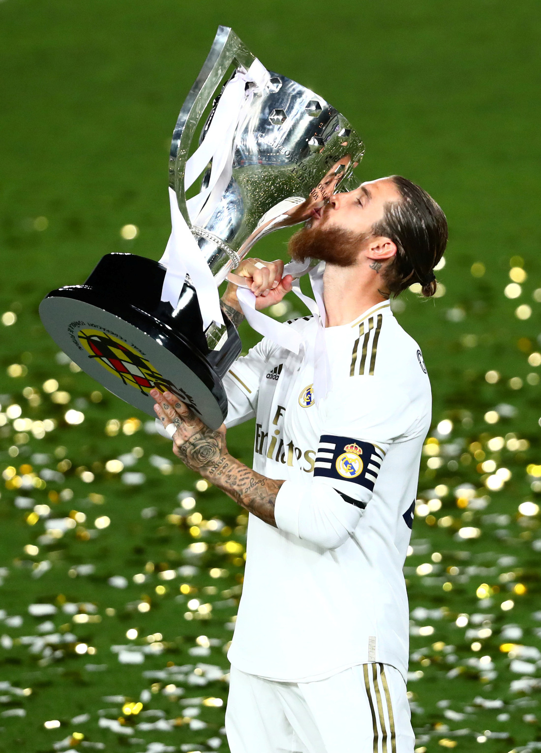 Real Madrid mở hội ăn mừng chức vô địch của mùa giải kéo dài 11 tháng - Ảnh 12.