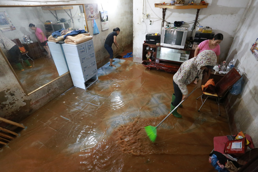 Nhà cửa đổ sập, người dân trắng tay sau mưa lũ ở Hà Giang - Ảnh 7.