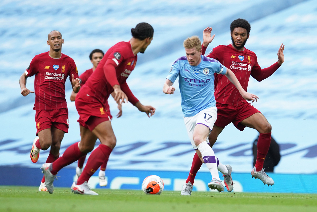 Chùm ảnh: Man City chào tân vương Liverpool, tặng luôn trận thua muối mặt - Ảnh 4.