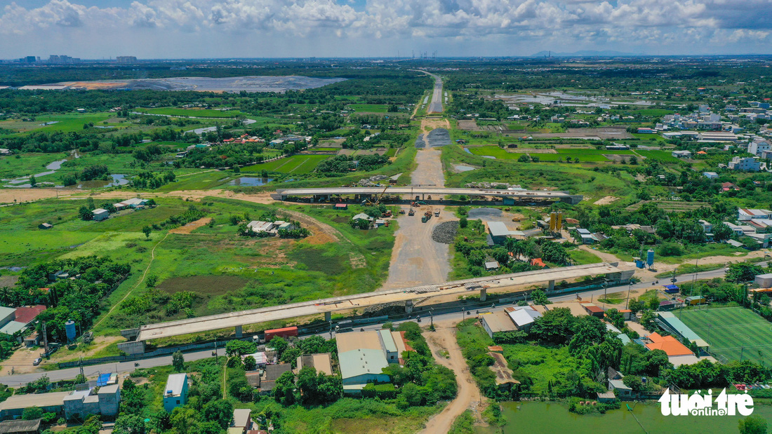 Bao giờ những cây cầu ngàn tỉ nối nhịp, cao tốc thông xe? - Ảnh 5.