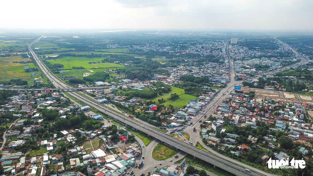 Bao giờ những cây cầu ngàn tỉ nối nhịp, cao tốc thông xe? - Ảnh 10.