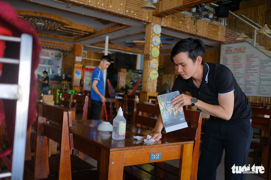 Dân Đà Nẵng phấn khởi ăn sáng, cà phê, đi mua sắm từ 11-9 - Ảnh 3.