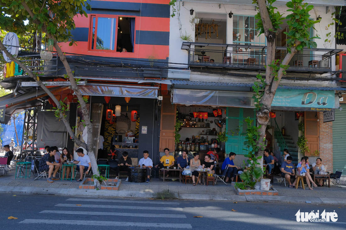 Dân Đà Nẵng phấn khởi ăn sáng, cà phê, đi mua sắm từ 11-9 - Ảnh 2.