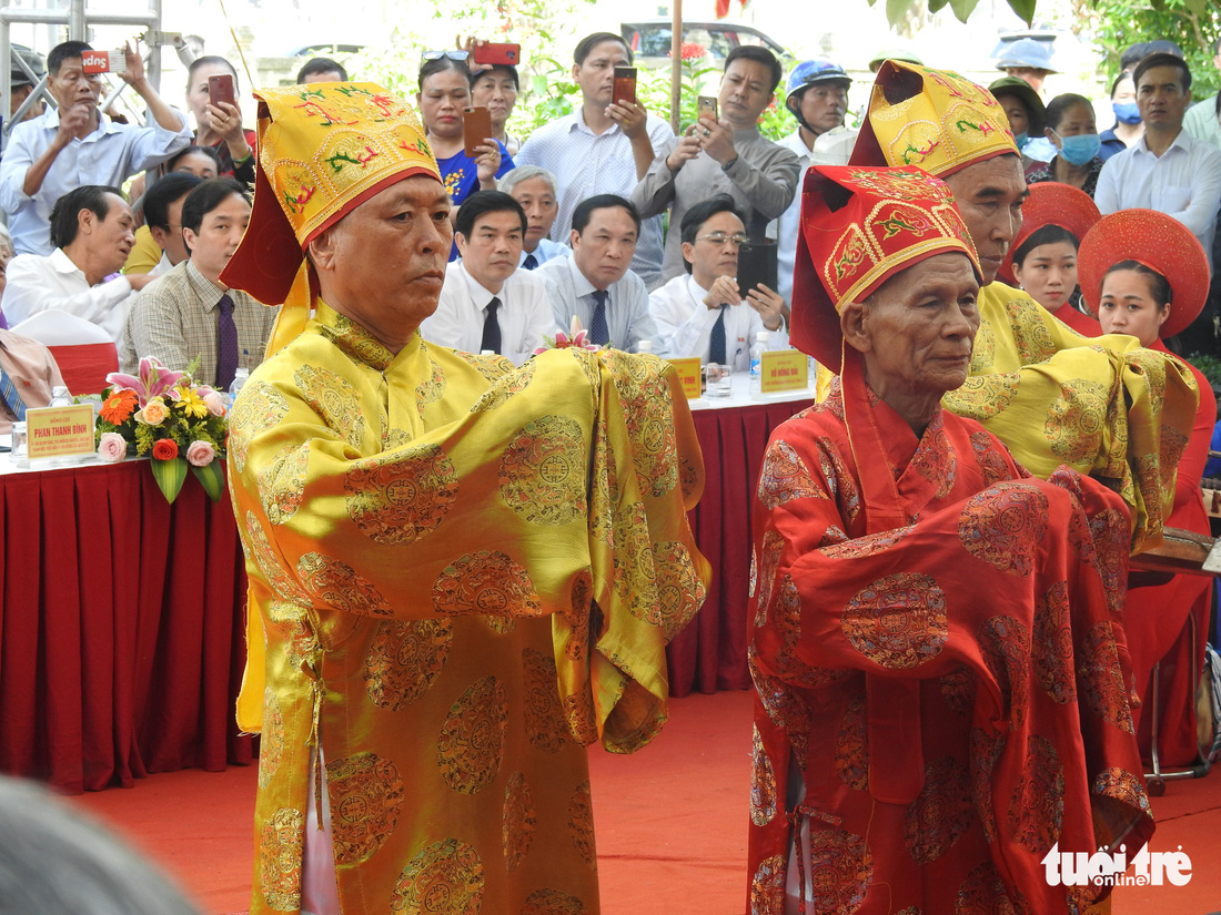 200 năm ngày mất Nguyễn Du: Mỗi tấm lòng đều nghiêng mình trước một thi hào uyên bác - Ảnh 1.