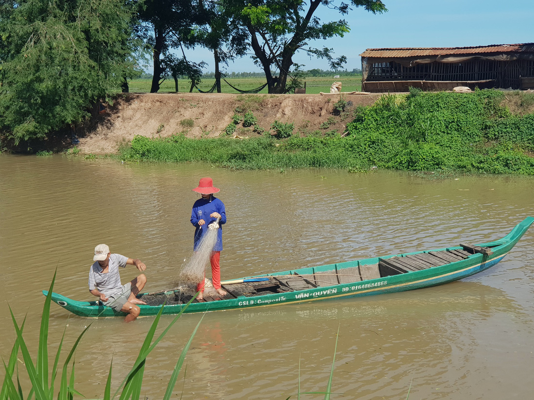 Đồng bằng sông Cửu Long lo đói lũ - Ảnh 1.