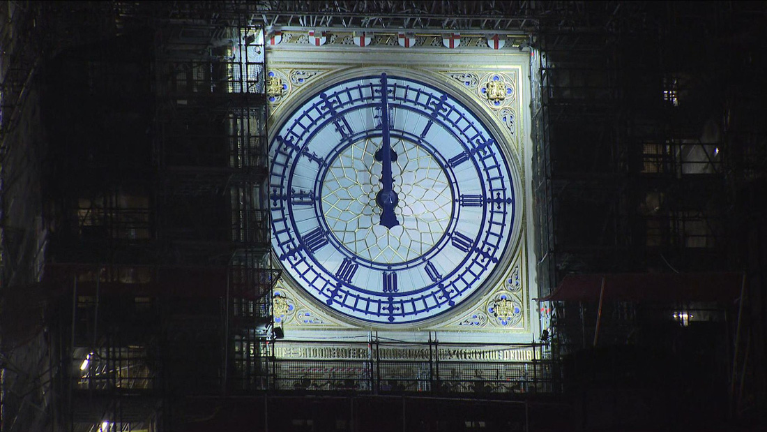 Năm mới ở Anh: Chuông đồng hồ Big Ben reo nhưng không ai ra đường - Ảnh 3.