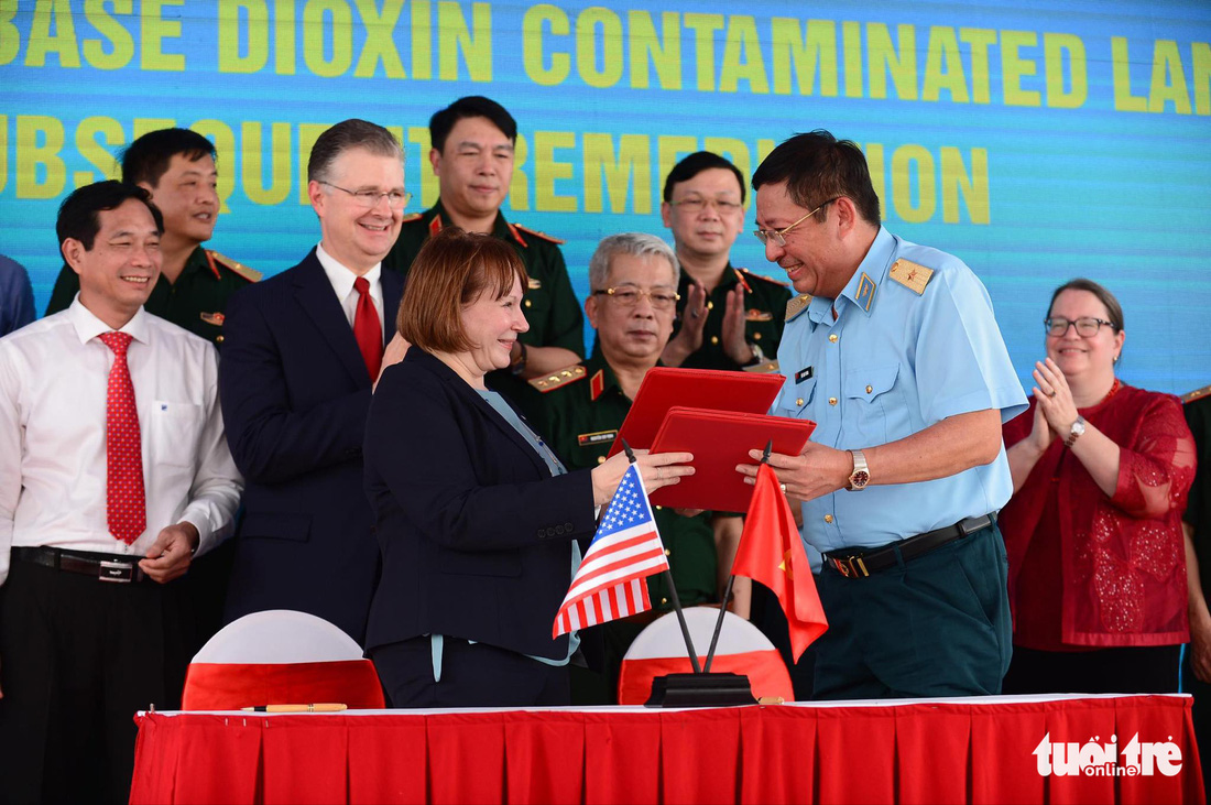 Công bố quy trình làm sạch dioxin ở sân bay Biên Hòa - Ảnh 12.