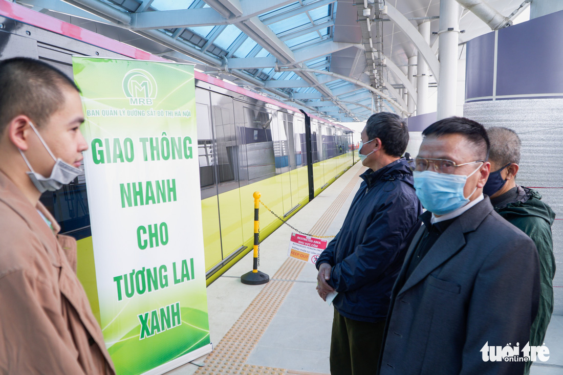 Khách tham quan metro Nhổn - ga Hà Nội nhớ đeo khẩu trang, mang CMND - Ảnh 12.