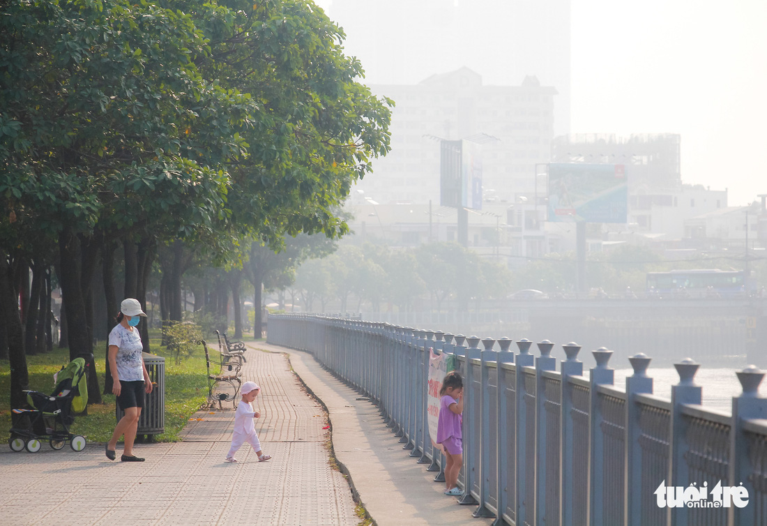 TP.HCM lại sương mù dày đặc - Ảnh 1.