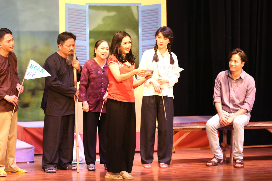 Mút chỉ mút cà tha được trao giải A, nghệ sĩ Ái Như nhận giải nữ diễn viên xuất sắc - Ảnh 2.