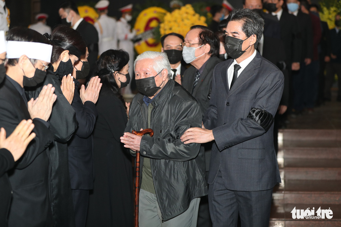 Xúc động tang lễ NSND Trung Kiên, gia đình từ chối nhận vòng hoa và phúng điếu - Ảnh 5.