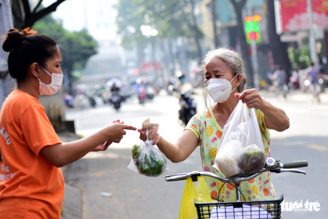 Khách hàng khen tôi nấu phở ngày càng lên tay - Ảnh 2.